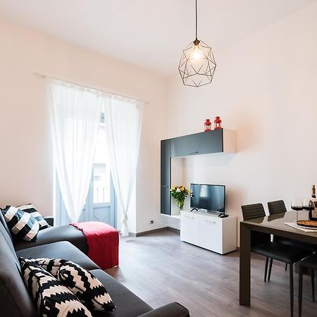 Central & Modern Apartment By Rent All كومو المظهر الخارجي الصورة