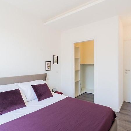 Central & Modern Apartment By Rent All كومو المظهر الخارجي الصورة