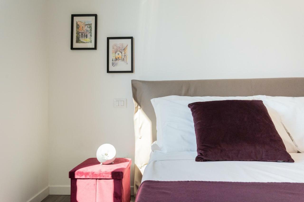 Central & Modern Apartment By Rent All كومو المظهر الخارجي الصورة